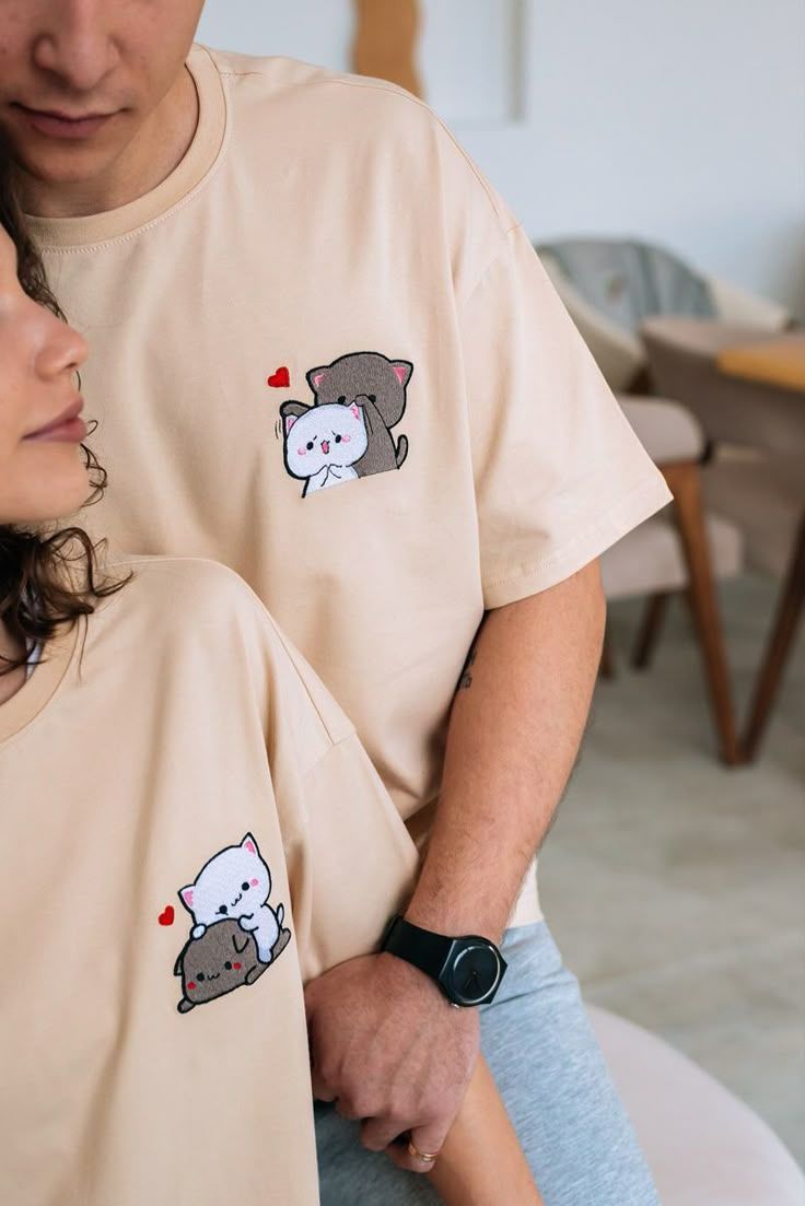 Kitten Dropshoulder T-shirts